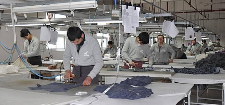 工作服定制生產(chǎn)流程-整燙車間 工作服定制生產(chǎn)流程-整燙車間